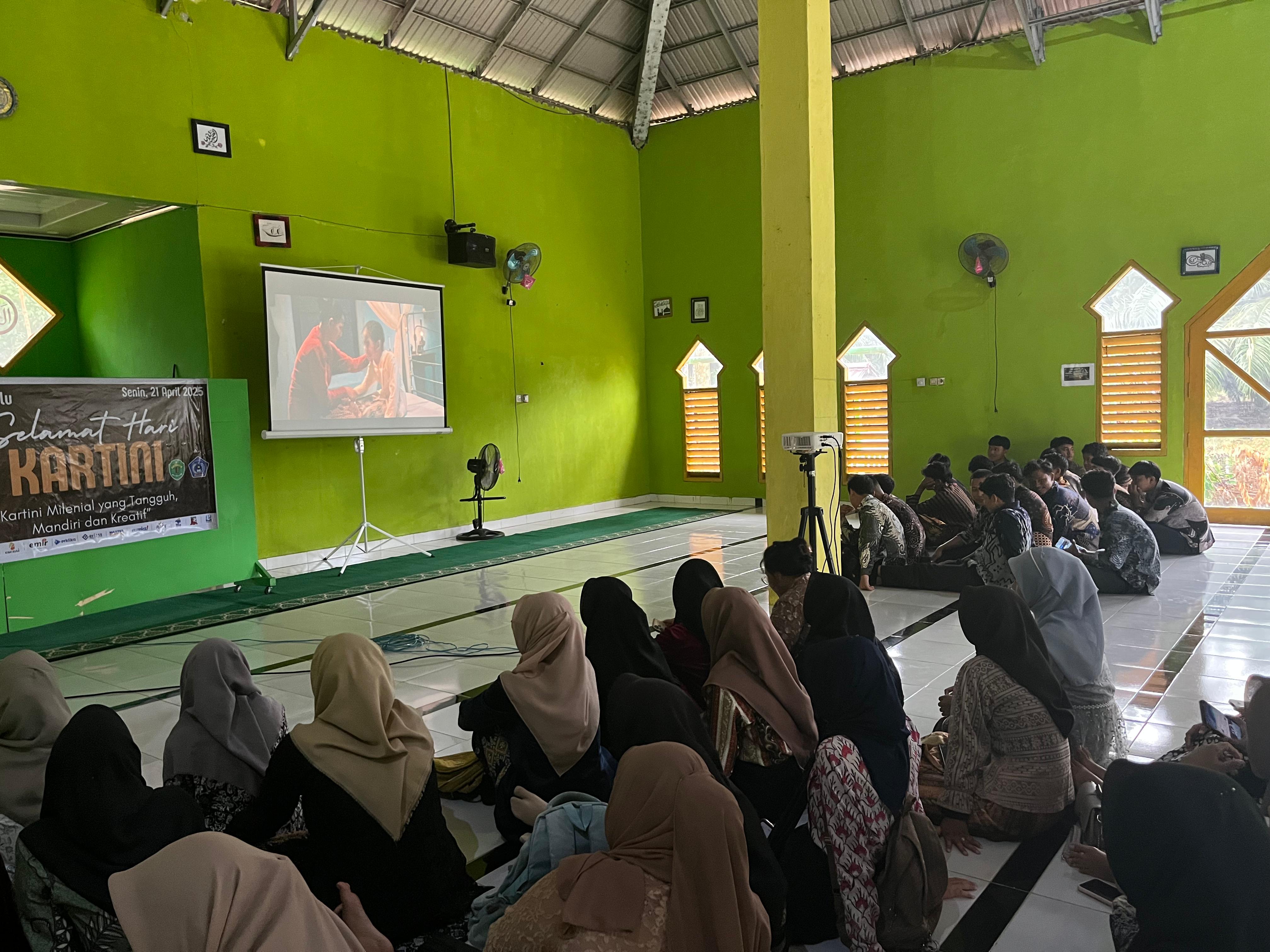 APEL PAGI MEMPERINGATI HARI KARTINI, SANG EMANSIPASI WANITA