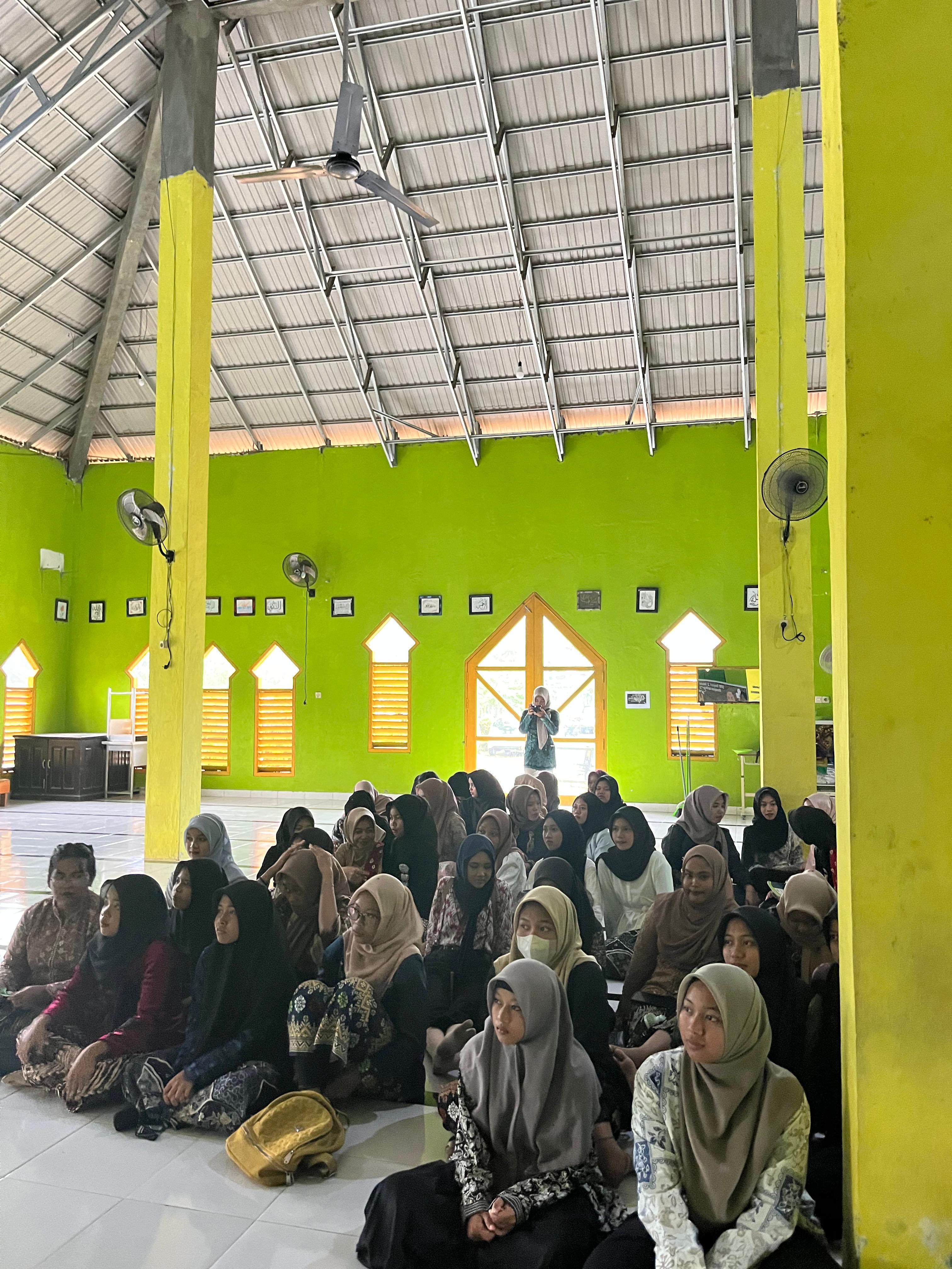 APEL PAGI MEMPERINGATI HARI KARTINI, SANG EMANSIPASI WANITA